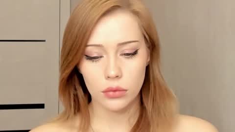 Snapshot of luiza012 chatting on 01-19-26, 11:47 Lizzy online show from 01-19-26, 11:47