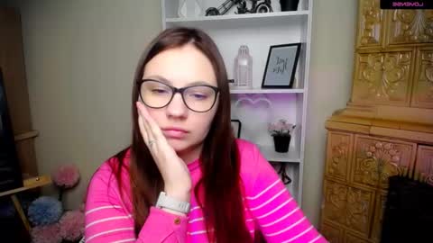 Luiza online show from 12-15-25, 05:44