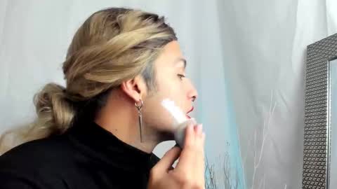 Luka Castillo online show from 10-31-25, 10:00