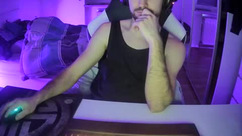 Snapshot of lukasschoetz chatting on 01-13-25, 11:38 lukasschoetz online show from 01-13-25, 11:38