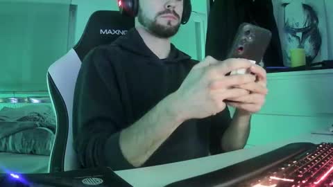 Snapshot of lukasschoetz chatting on 03-07-25, 07:49 lukasschoetz online show from 03-07-25, 07:49