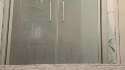 Snapshot of lukasschoetz chatting on 09-24-25, 04:32 lukasschoetz online show from 09-24-25, 04:32