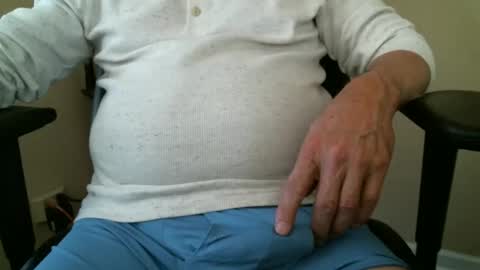 Snapshot of luke7711 chatting on 11-12-25, 02:06 luke7711 online show from 11-12-25, 02:06