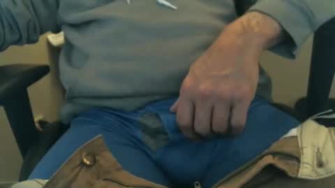 Snapshot of luke7711 chatting on 11-21-25, 10:52 luke7711 online show from 11-21-25, 10:52