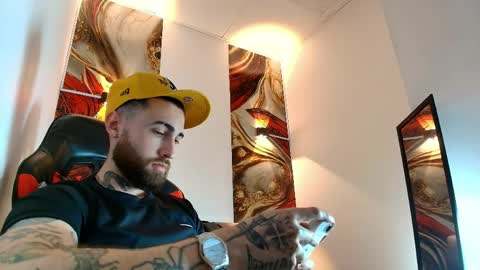 LUKE online show from 04-22-26, 01:12