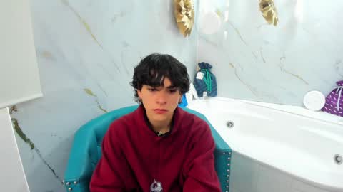 Snapshot of luke_howland chatting on 12-07-24, 12:24 Luke online show from 12-07-24, 12:24