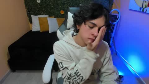 Snapshot of luke_howland chatting on 12-20-24, 08:23 Luke online show from 12-20-24, 08:23