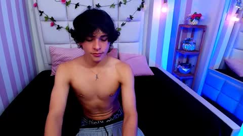 Snapshot of luke_howland chatting on 01-11-25, 08:21 Luke online show from 01-11-25, 08:21