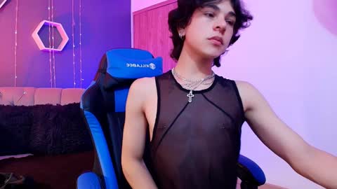 Snapshot of luke_howland chatting on 01-12-25, 11:26 Luke online show from 01-12-25, 11:26