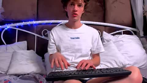 Snapshot of luke_sweet chatting on 05-14-26, 01:07 Luke online show from 05-14-26, 01:07