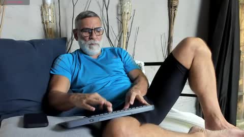 Luke Crews online show from 04-28-26, 05:40