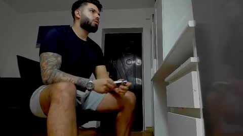 Snapshot of lukedenver chatting on 02-13-25, 08:03 Luke online show from 02-13-25, 08:03