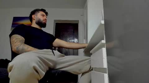 Snapshot of lukedenver chatting on 10-07-25, 06:21 Luke online show from 10-07-25, 06:21