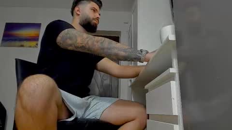 Snapshot of lukedenver chatting on 10-24-25, 11:39 Luke online show from 10-24-25, 11:39