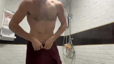 Snapshot of lukegunn22 chatting on 01-04-25, 11:06 MR. Luke Gunn online show from 01-04-25, 11:06