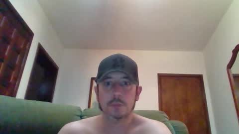 Snapshot of lukz88bigcock chatting on 12-14-24, 03:29 Luke online show from 12-14-24, 03:29