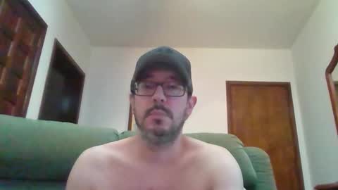 Snapshot of lukz88bigcock chatting on 01-03-25, 08:32 Luke online show from 01-03-25, 08:32