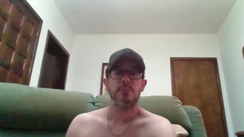 Snapshot of lukz88bigcock chatting on 02-08-25, 01:54 Luke online show from 02-08-25, 01:54