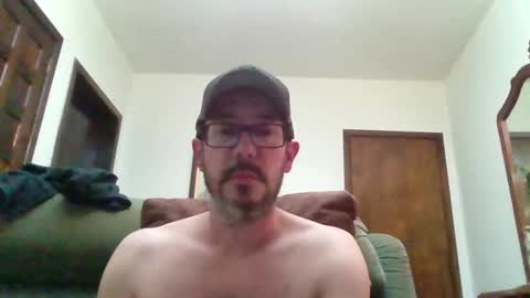 Snapshot of lukz88bigcock chatting on 09-20-25, 01:06 Luke online show from 09-20-25, 01:06