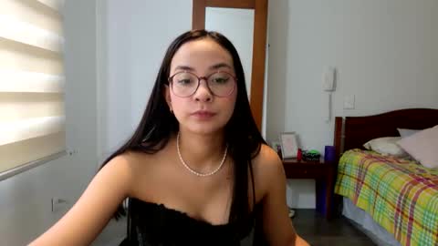 Snapshot of lulibee_ chatting on 03-30-26, 01:45 Luli online show from 03-30-26, 01:45
