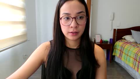 Snapshot of lulibee_ chatting on 04-01-26, 01:41 Luli online show from 04-01-26, 01:41