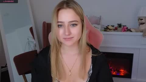 Lily online show from 09-19-25, 10:27