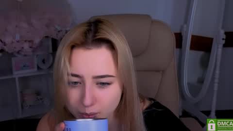 Lily online show from 02-08-26, 09:29