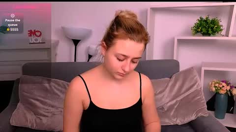 Lily online show from 02-17-26, 09:43