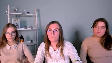 Snapshot of lulu_fly_ chatting on 10-14-25, 02:51 lulu_fly_ online show from 10-14-25, 02:51