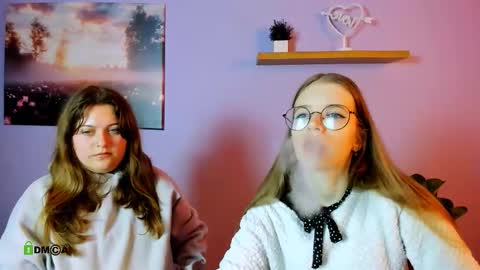 Snapshot of lulu_fly_ chatting on 10-15-25, 09:09 lulu_fly_ online show from 10-15-25, 09:09