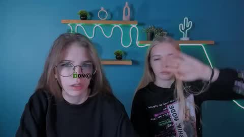 Snapshot of lulu_fly_ chatting on 10-24-25, 08:22 lulu_fly_ online show from 10-24-25, 08:22