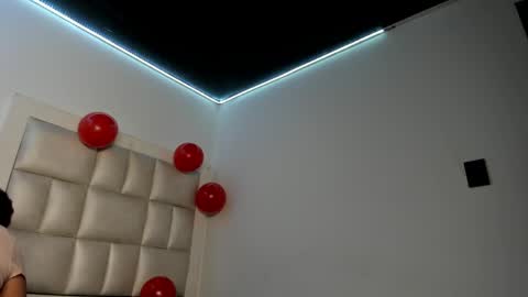 elizabeth online show from 04-26-26, 01:53