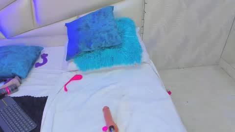 Snapshot of lulu_kawai chatting on 02-10-25, 10:51 lulu online show from 02-10-25, 10:51