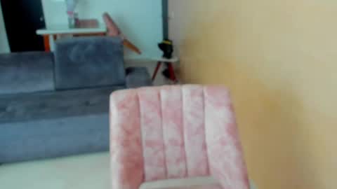 Snapshot of lulu_lopez chatting on 09-14-25, 05:23 Lau online show from 09-14-25, 05:23