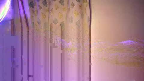 lulu_sparks1 online show from 10-19-25, 04:57