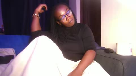 lulu_sparks1 online show from 12-05-25, 06:55