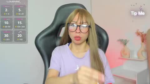 luluuberry online show from 11-14-25, 10:03