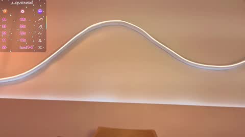 Snapshot of luluwonder_ chatting on 01-15-26, 07:28 Lulu online show from 01-15-26, 07:28