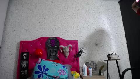 Snapshot of luly_blue chatting on 10-29-25, 01:52 Luly online show from 10-29-25, 01:52