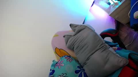 Snapshot of luly_blue chatting on 12-03-25, 03:47 Luly online show from 12-03-25, 03:47