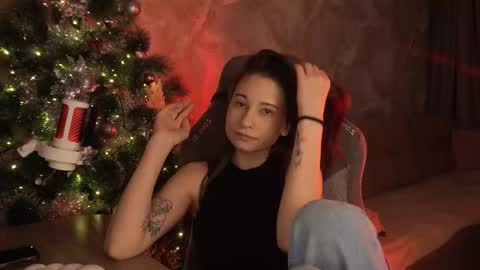 Amelia online show from 12-21-25, 01:35