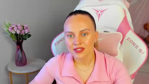 Snapshot of lumerisoren chatting on 06-10-26, 04:39 lumerisoren online show from 06-10-26, 04:39