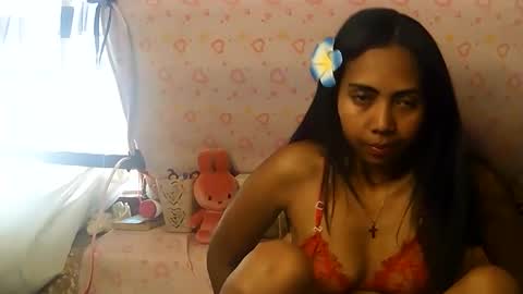 Snapshot of luna019 chatting on 10-15-25, 05:40 Luna online show from 10-15-25, 05:40