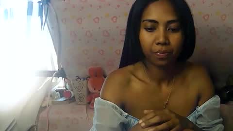 Snapshot of luna019 chatting on 10-16-25, 05:41 Luna online show from 10-16-25, 05:41