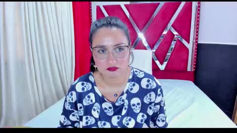 Luna  online show from 10-15-25, 08:09