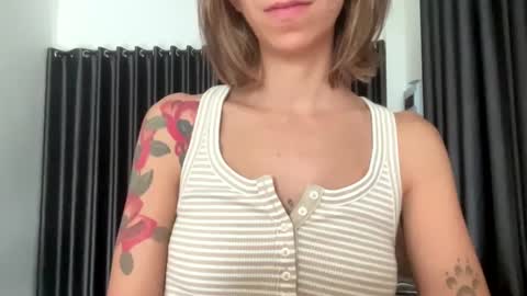 Snapshot of luna3589 chatting on 12-04-24, 04:43 Luna online show from 12-04-24, 04:43