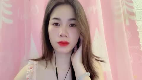 Luna online show from 04-12-26, 07:41