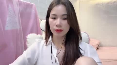 Luna online show from 04-22-26, 05:32