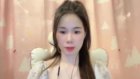 Luna online show from 05-05-26, 04:04