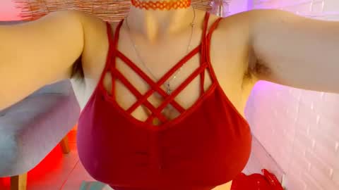 Snapshot of luna_7_777 chatting on 11-19-25, 05:07 Luna online show from 11-19-25, 05:07